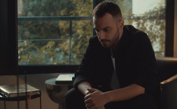 Δημήτρης Καραδήμος - Αχ Και Να Σ' Έβλεπα - Official Music Video